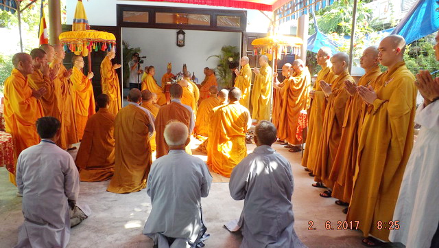 Chùa Linh Sơn Pháp Ấn: Lễ khai kinh mở đầu lễ khánh tạ lạc thành chánh điện.