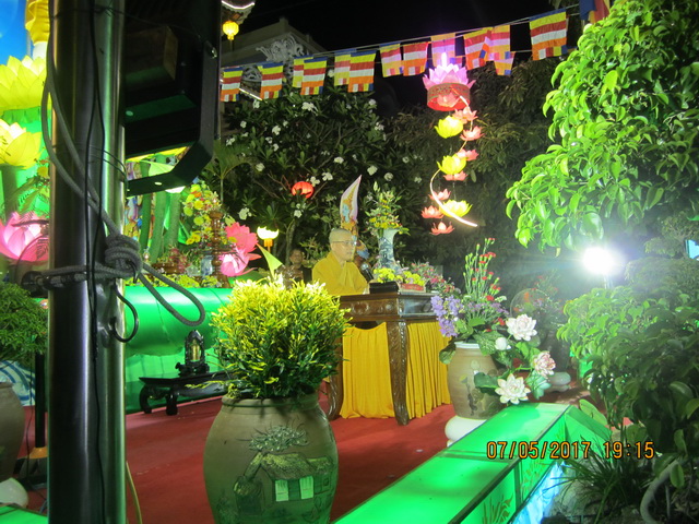 Thượng tọa Thích Thông Huệ thuyết giảng tại chùa Đức Hòa