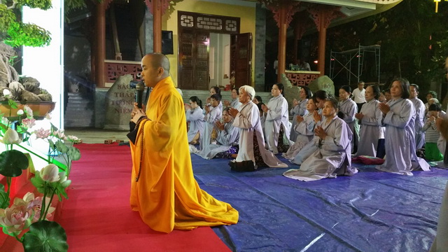 Thượng tọa Thích Thông Huệ thuyết giảng tại chùa Đức Hòa