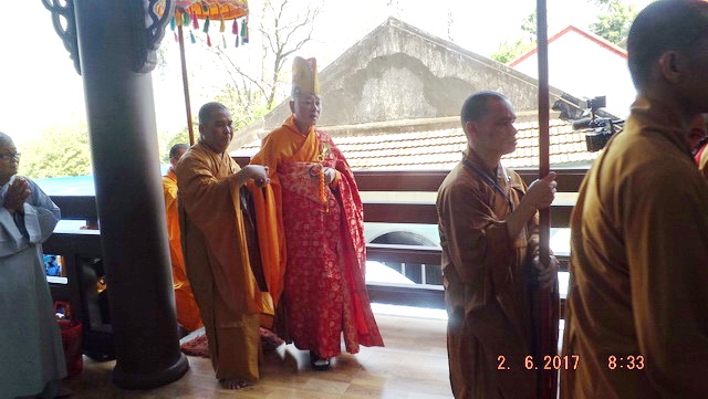 Chùa Linh Sơn Pháp Ấn: Lễ khai kinh mở đầu lễ khánh tạ lạc thành chánh điện.