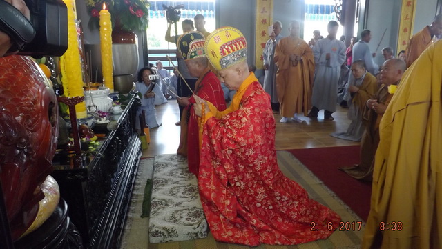 Chùa Linh Sơn Pháp Ấn: Lễ khai kinh mở đầu lễ khánh tạ lạc thành chánh điện.