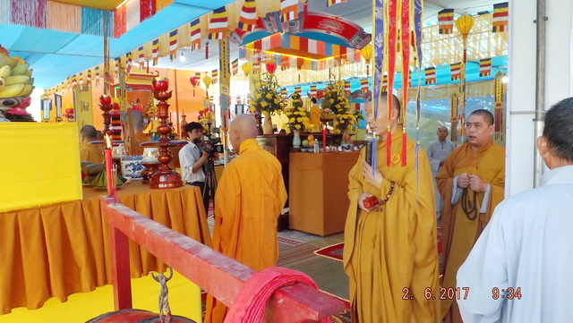 Chùa Linh Sơn Pháp Ấn: Lễ khai kinh mở đầu lễ khánh tạ lạc thành chánh điện.