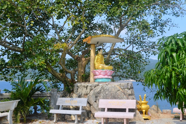 Thăm Chùa Đại Hải trên đảo Bãi Giếng (Khải Lương- Vạn Thạnh) mùa Phật đản 2017