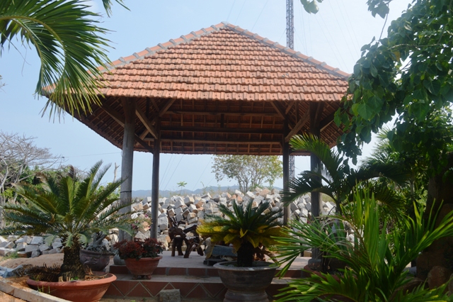 Thăm Chùa Đại Hải trên đảo Bãi Giếng (Khải Lương- Vạn Thạnh) mùa Phật đản 2017