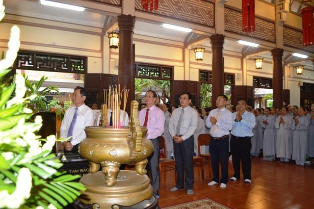 Khánh Hòa: Trang nghiêm Đại lễ Phật đản PL.2561 tại chùa Long Sơn