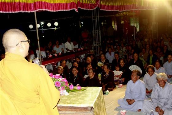 Đêm hoa đăng cầu nguyện hòa bình tại chùa Kim Thành - Nga Sơn