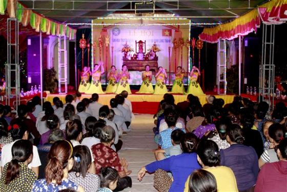 Đêm hoa đăng cầu nguyện hòa bình tại chùa Kim Thành - Nga Sơn