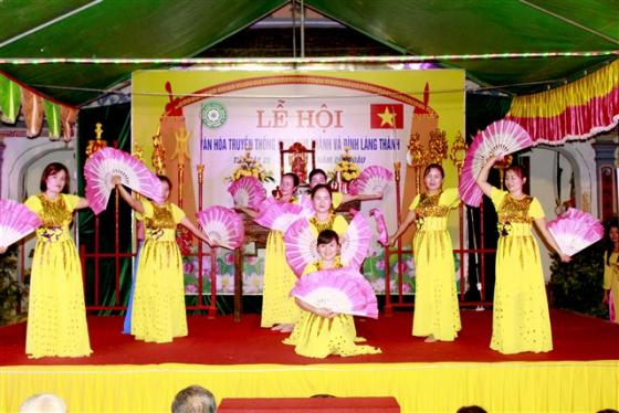 Đêm hoa đăng cầu nguyện hòa bình tại chùa Kim Thành - Nga Sơn