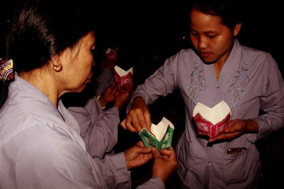 Đêm hoa đăng cầu nguyện hòa bình tại chùa Kim Thành - Nga Sơn