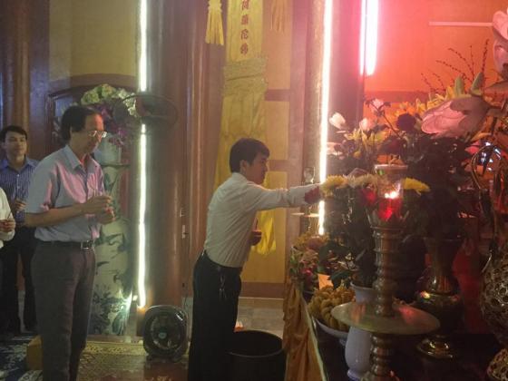 Ban Dân vận tỉnh ủy chúc mừng Phật đản BTS PG TP. Sầm Sơn