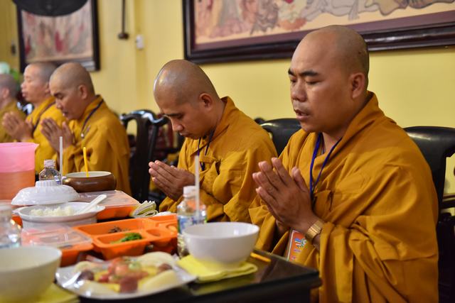 QUỸ DẠO PHẬT NGÀY NAY CÚNG DƯỜNG TRƯỜNG HẠ CHÙA ẤN QUANG