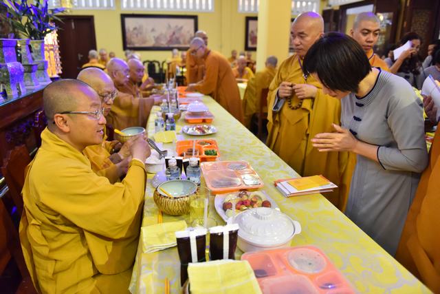 QUỸ DẠO PHẬT NGÀY NAY CÚNG DƯỜNG TRƯỜNG HẠ CHÙA ẤN QUANG