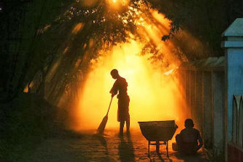 Nghiệp và Số Mệnh Đồng Hay Khác?