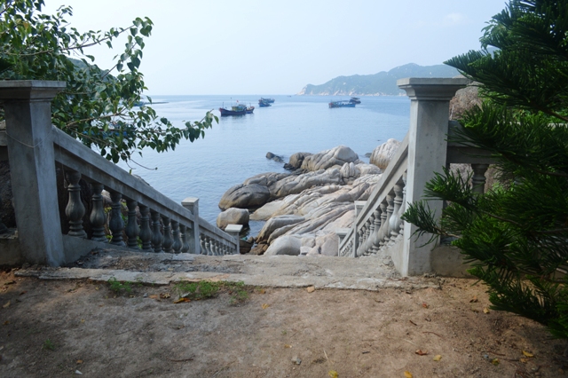 Thăm Chùa Đại Hải trên đảo Bãi Giếng (Khải Lương- Vạn Thạnh) mùa Phật đản 2017