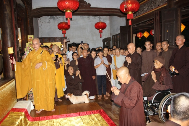 Thiền sư Nhất Hạnh về lưu trú tại tổ đình Từ Hiếu, cố đô Huế