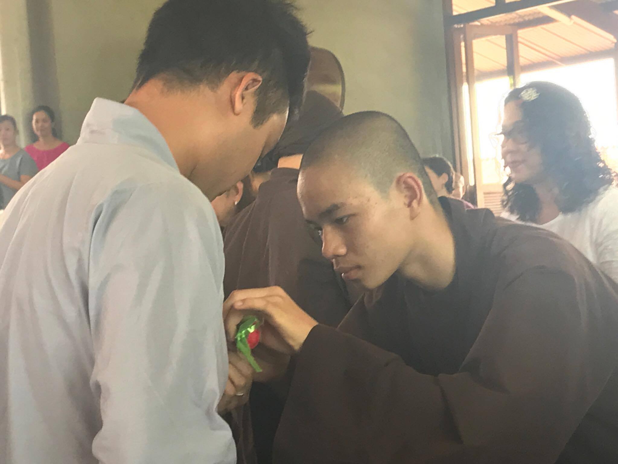 Thái Lan: Làng Mai tổ chức Lễ bông hồng cài áo