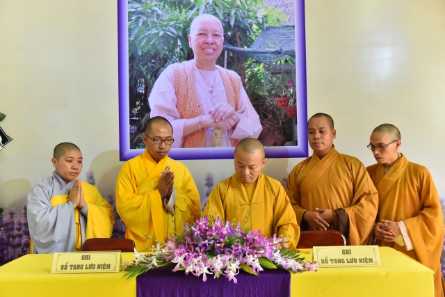 Chùa Giác Ngộ điếu viếng lễ tang HT. Thích Quang Đạo và Mẫu thân ĐĐ. Thích Phước Huệ