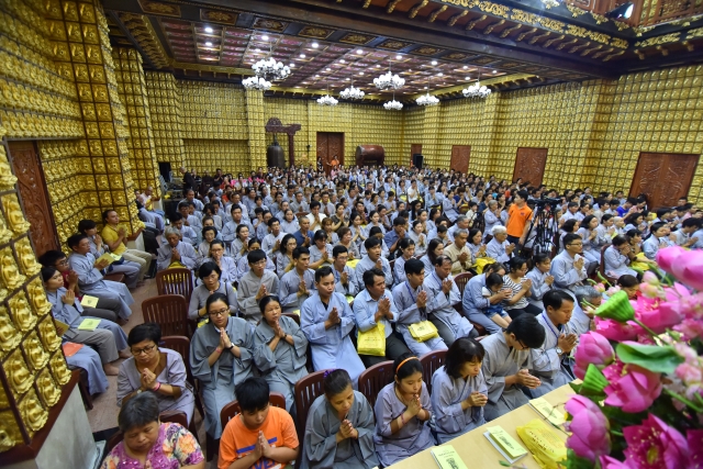 Chùa Giác Ngộ: Trên 600 người dự lễ Quy Y Tam Bảo rằm tháng 7 - 2017