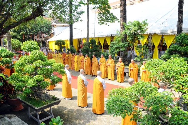 Lễ nhập kim quan cố HT.Thích Quang Đạo