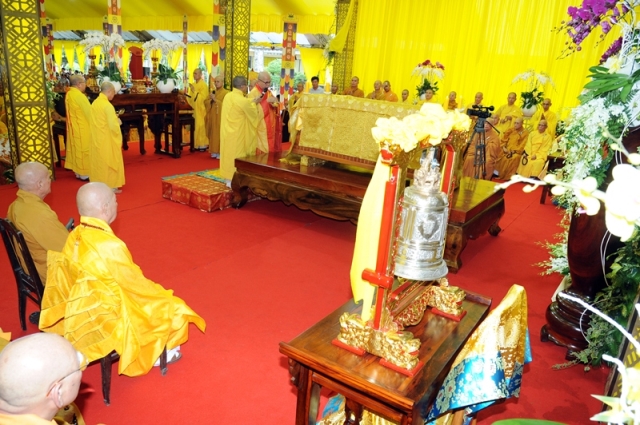 Lễ nhập kim quan cố HT.Thích Quang Đạo