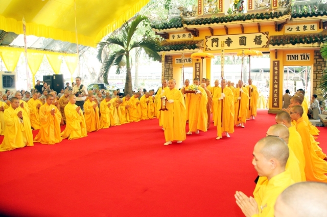 Lễ nhập kim quan cố HT.Thích Quang Đạo