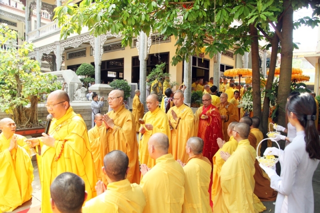 Lễ nhập kim quan cố HT.Thích Quang Đạo