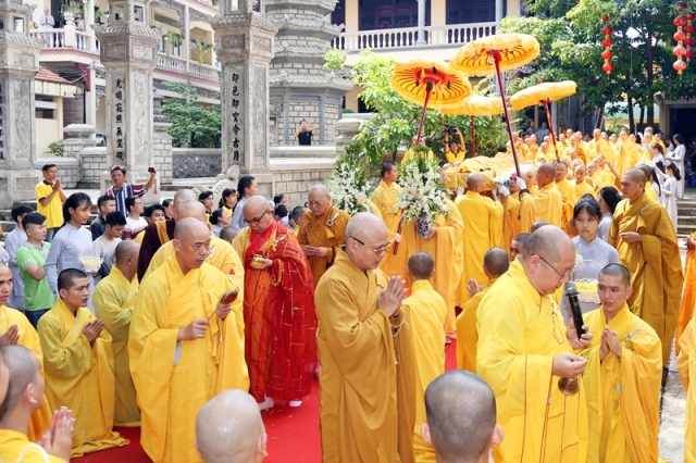 Lễ nhập kim quan cố HT.Thích Quang Đạo