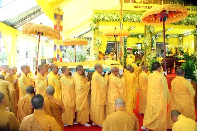 Lễ nhập kim quan cố HT.Thích Quang Đạo