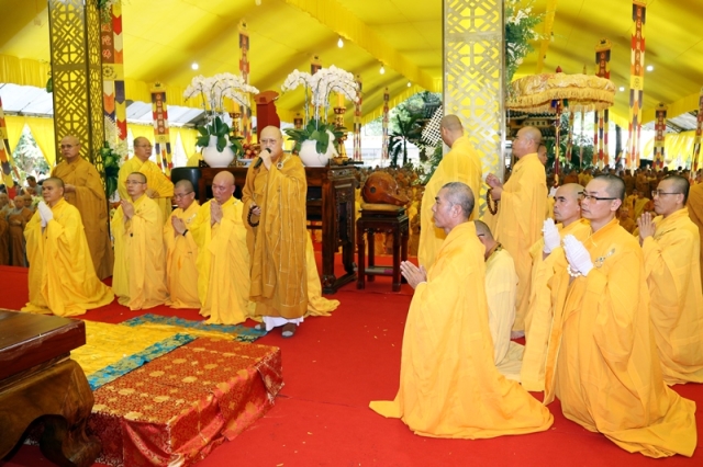 Lễ nhập kim quan cố HT.Thích Quang Đạo