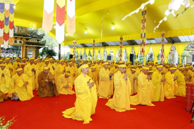 Lễ nhập kim quan cố HT.Thích Quang Đạo