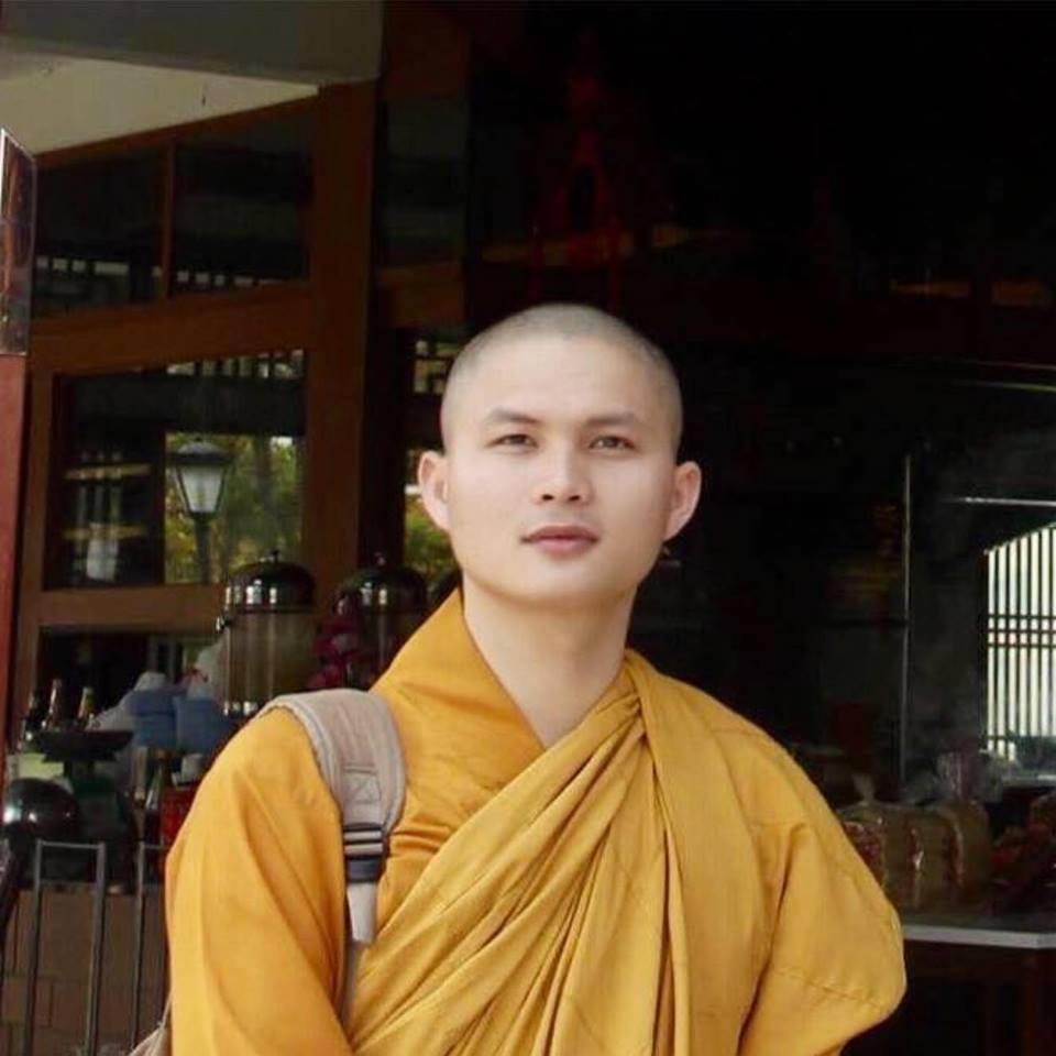 Tìm đọc sách mới &quot;Khổ răng mà khổ rứa&quot; của Sư Giác Minh Luật