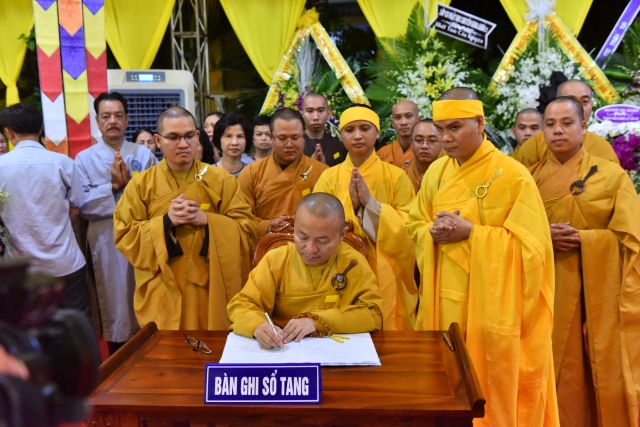 Chùa Giác Ngộ điếu viếng lễ tang HT. Thích Quang Đạo và Mẫu thân ĐĐ. Thích Phước Huệ