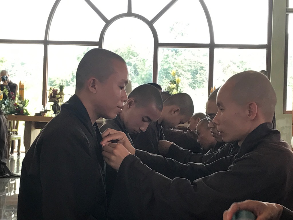 Thái Lan: Làng Mai tổ chức Lễ bông hồng cài áo