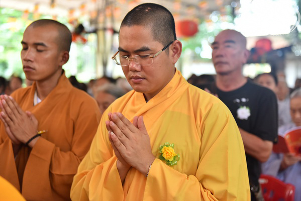 Tổng kết chương trình Lễ Vu Lan và “Trao Tặng Yêu Thương” cho 400 hộ khó khăn và 300 học sinh hiếu học tại Hà Tĩnh (C114)