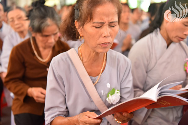 Tổng kết chương trình Lễ Vu Lan và “Trao Tặng Yêu Thương” cho 400 hộ khó khăn và 300 học sinh hiếu học tại Hà Tĩnh (C114)