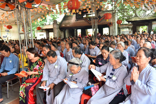 Tổng kết chương trình Lễ Vu Lan và “Trao Tặng Yêu Thương” cho 400 hộ khó khăn và 300 học sinh hiếu học tại Hà Tĩnh (C114)