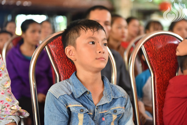 Tổng kết chương trình Lễ Vu Lan và “Trao Tặng Yêu Thương” cho 400 hộ khó khăn và 300 học sinh hiếu học tại Hà Tĩnh (C114)