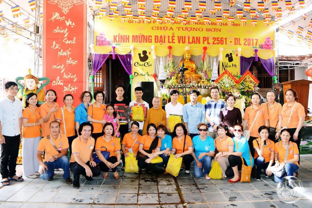 Tổng kết chương trình Lễ Vu Lan và “Trao Tặng Yêu Thương” cho 400 hộ khó khăn và 300 học sinh hiếu học tại Hà Tĩnh (C114)