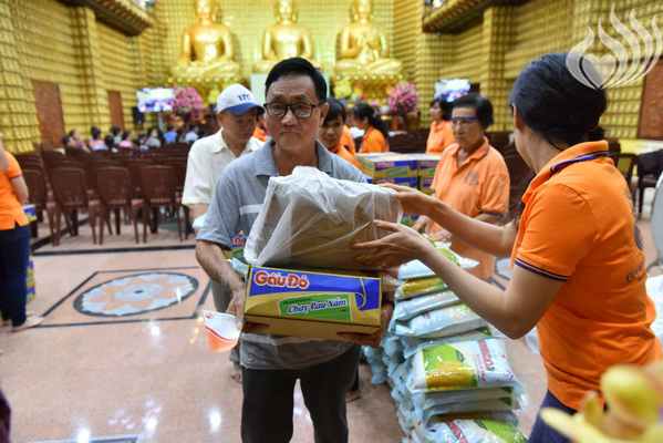 Tổng kết chương trình “Trao Tặng Yêu Thương” cho hộ nghèo Quận 10 (C120)