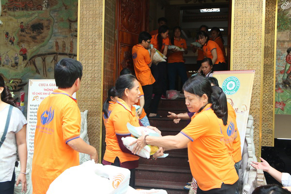 Tổng kết chương trình “Trao Tặng Yêu Thương” cho hộ nghèo Quận 10 (C120)