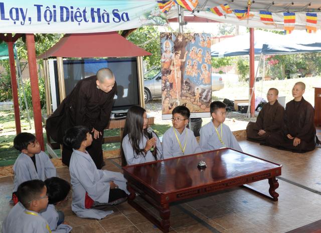 Khóa Tu Phật Pháp Trẻ Em Mùa Hè 2017 tại Tu Viện Huyền Không, San Jose
