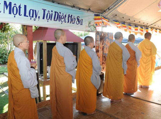 Khóa Tu Phật Pháp Trẻ Em Mùa Hè 2017 tại Tu Viện Huyền Không, San Jose