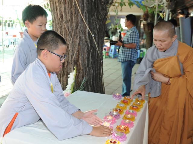 Khóa Tu Phật Pháp Trẻ Em Mùa Hè 2017 tại Tu Viện Huyền Không, San Jose