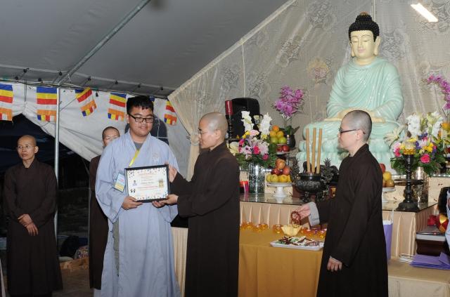 Khóa Tu Phật Pháp Trẻ Em Mùa Hè 2017 tại Tu Viện Huyền Không, San Jose