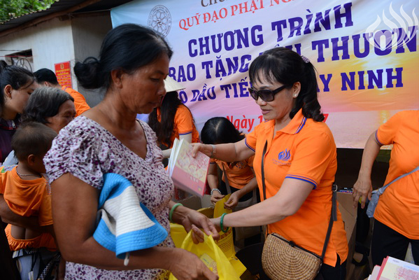 TỔNG KẾT CHƯƠNG TRÌNH “TRAO TẶNG YÊU THƯƠNG” TẠI TỈNH  TÂY NINH (C111)
