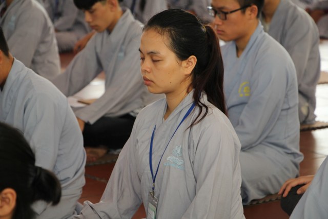 Thái Bình: Gần 400 bạn trẻ về chùa Từ Xuyên tu một ngày