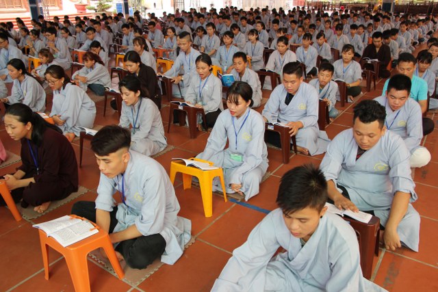 Thái Bình: Gần 400 bạn trẻ về chùa Từ Xuyên tu một ngày