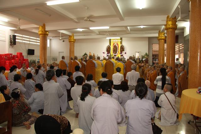 Phật giáo Thành Phố Sa Đéc cúng dường 10 trường hạ