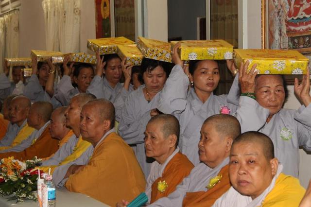 Đồng Tháp: Dâng Pháp Y tại trường hạ chùa Giác Tôn Và chùa Phước Long