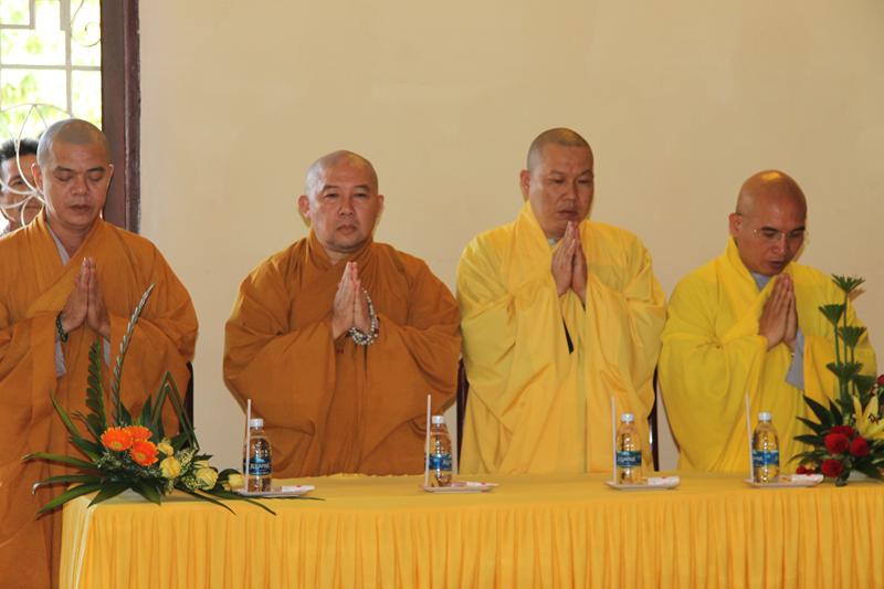 Đồng Tháp: Lễ dâng pháp y tại chùa Linh Sơn (Cao Lãnh)